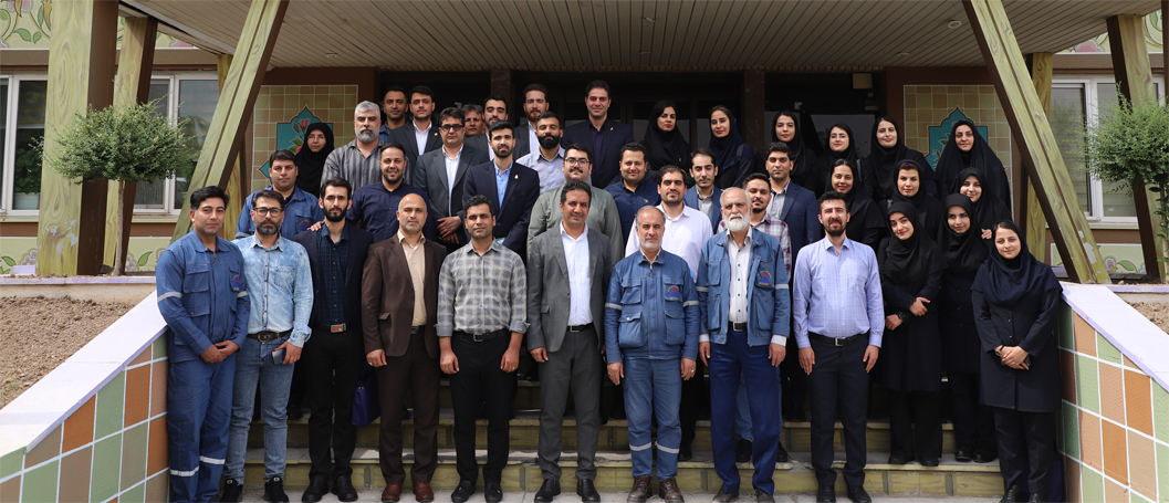 بازدید جمعی از مسئولین و کارشناسان بورس انرژی ایران از شرکت پالایش نفت امام خمینی (ره) شازند